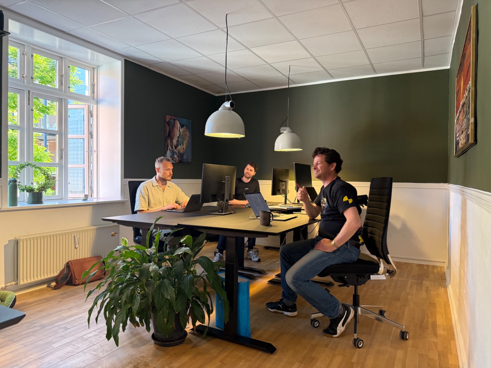 Iværksættere arbejder sammen i SecondHubs kontor i Kolding